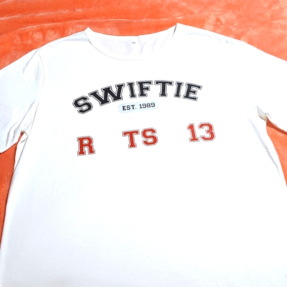 Women's New Swiftie Tee 2X - Picture 3 of 5